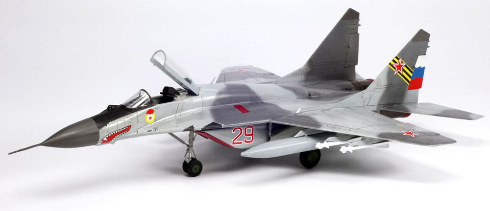 MiG-29 (9.13) フルクラムC プラモデル (プラッツ 航空模型特選シリーズ No.AE-008) 商品画像_2