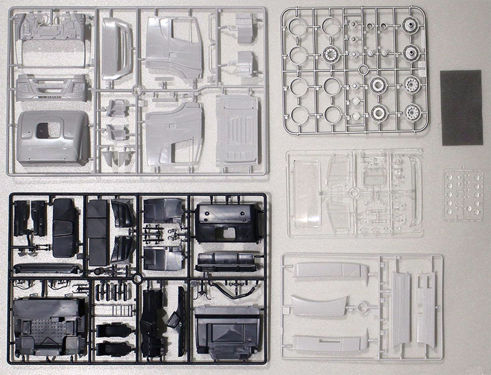 イヴェコ Hi-Way E5 アバルト プラモデル (イタレリ 1/24 カーモデル No.03934) 商品画像_3