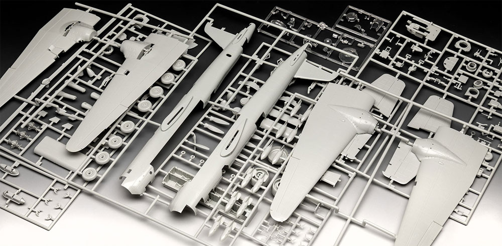 ハインケル He177A-5 グライフ プラモデル (レベル 1/72 飛行機 No.03913) 商品画像_1