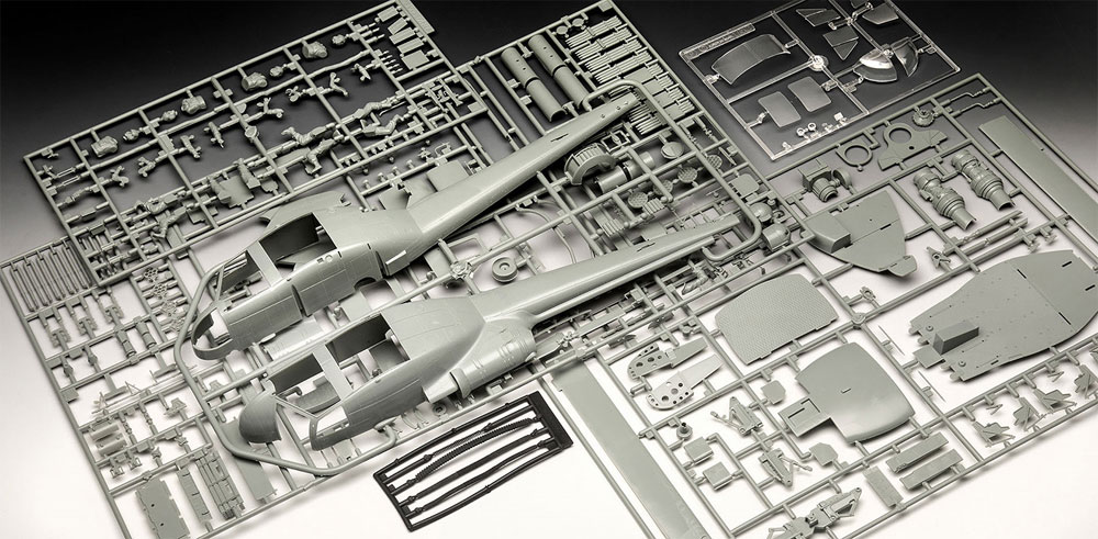 ベル UH-1C プラモデル (レベル プラスチックモデル No.04960) 商品画像_1