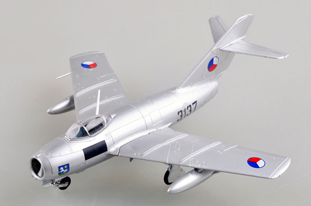 S-103 チェコスロバキア空軍 完成品 (イージーモデル 1/72 ウイングド エース （Winged Ace） No.37132) 商品画像_1