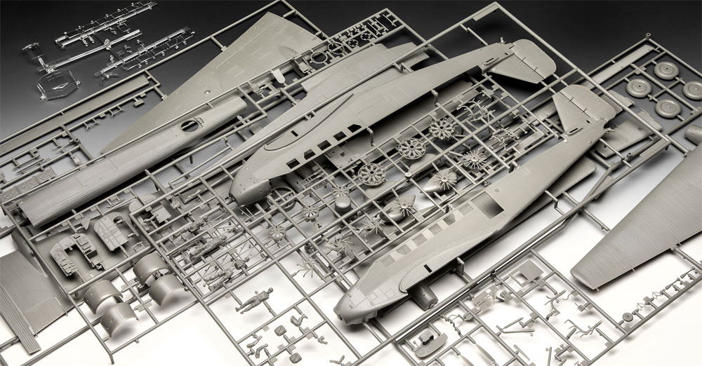 ユンカース Ju52/3mg4e 輸送機 プラモデル (レベル 1/48 飛行機モデル No.03918) 商品画像_1