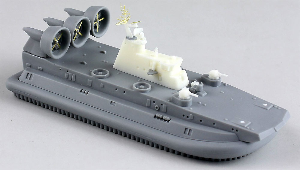 中国海軍 ズーブル級 エアクッション揚陸艇 プラモデル (ドリームモデル 1/700 艦船モデル No.DM70006) 商品画像_3