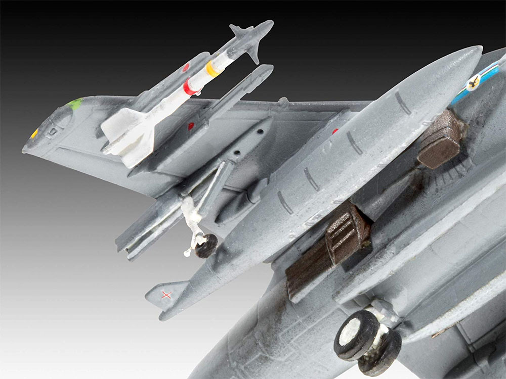 Bae ハリアー GR.7 プラモデル (レベル 1/144 飛行機 No.03887) 商品画像_2