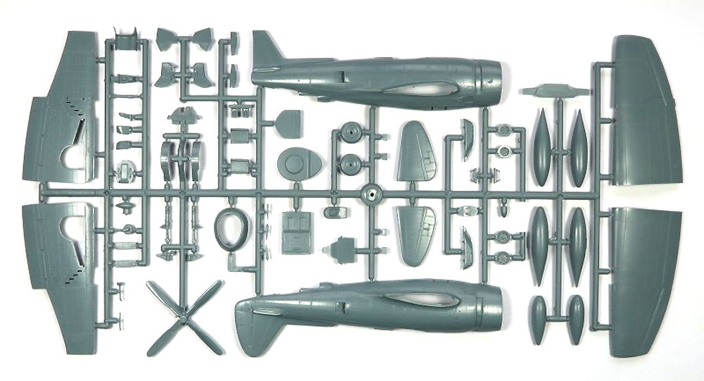 P-47N サンダーボルト 2in1 プラモデル (ソード 1/72 エアクラフト プラモデル No.72121) 商品画像_1