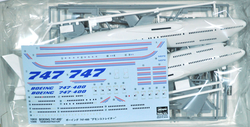 ボーイング 747-400 デモンストレイター プラモデル (ハセガワ 1/200 飛行機 限定生産 No.10832) 商品画像_1