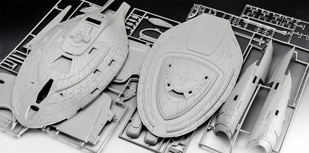 U.S.S. ヴォイジャー (スタートレック ヴォイジャー) プラモデル (レベル スタートレック No.04992) 商品画像_1