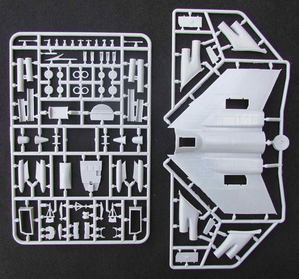 ハンドレページ ヴィクター B.1 プラモデル (ミクロミル 1/144 エアクラフト No.144-027) 商品画像_2