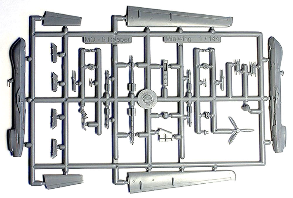 ジェネラル アトミックス MQ-9 リーパー 2in1 プラモデル (ミニウイング 1/144 インジェクションキット No.mini328) 商品画像_1