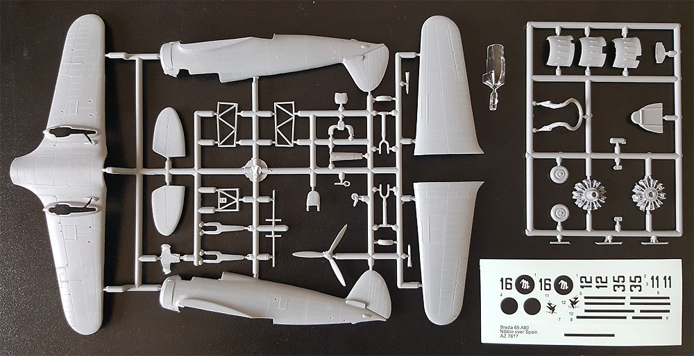 ブレダ Ba-65 A-80 フィアットエンジン搭載機 スペイン内戦 プラモデル (AZ model 1/72 エアクラフト プラモデル No.AZ7617) 商品画像_1