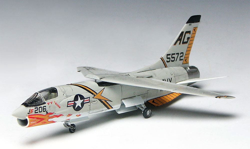 F8U-2 クルセイダー ジョリーロジャース プラモデル (プラッツ 1/144 プラスチックモデルキット No.PDR-006) 商品画像_3