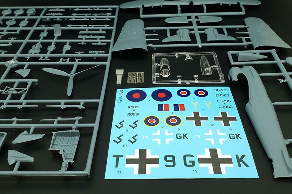 ホーカー タイフーン Mk.1b カードア 砂漠迷彩、ドイツ空軍 トライアル プラモデル (ブレンガン 1/72 Plastic kits No.BRP72039) 商品画像_1