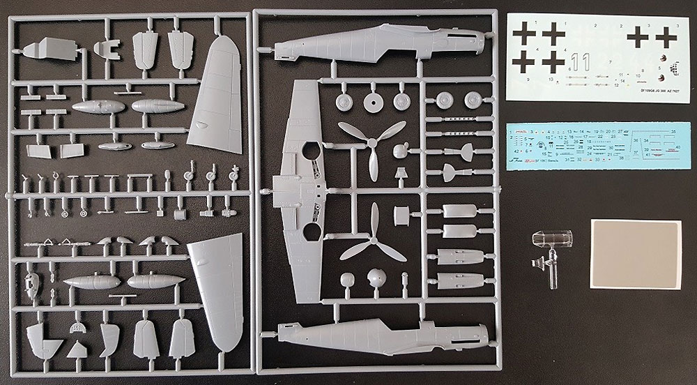 メッサーシュミット Bf109G-6 JG.300 ヴィルデ・ザウ リミテッドエディション プラモデル (AZ model 1/72 エアクラフト プラモデル No.AZ7627) 商品画像_1