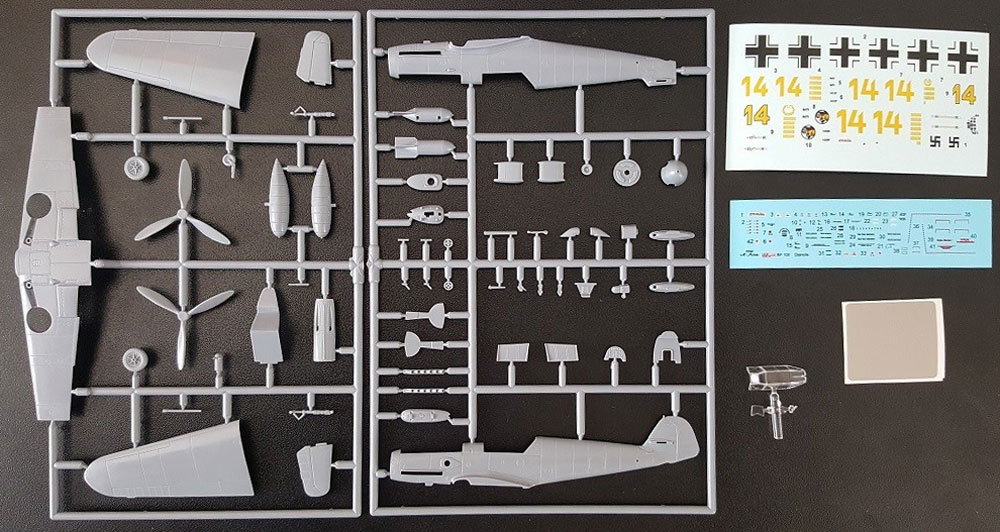 メッサーシュミット Bf109F-4 JG.27 マルセイユ リミテッドエディション プラモデル (AZ model 1/72 エアクラフト プラモデル No.AZ7629) 商品画像_1