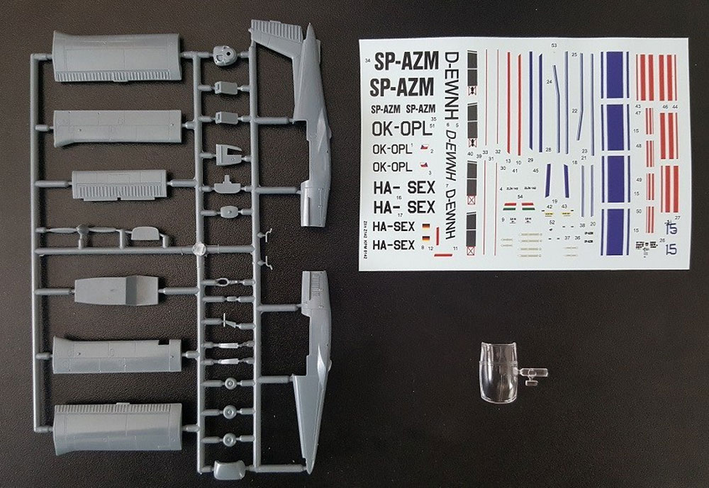 ズリン Z-142 民間機 プラモデル (KPモデル 1/72 エアクラフト プラモデル No.KPM0142) 商品画像_1