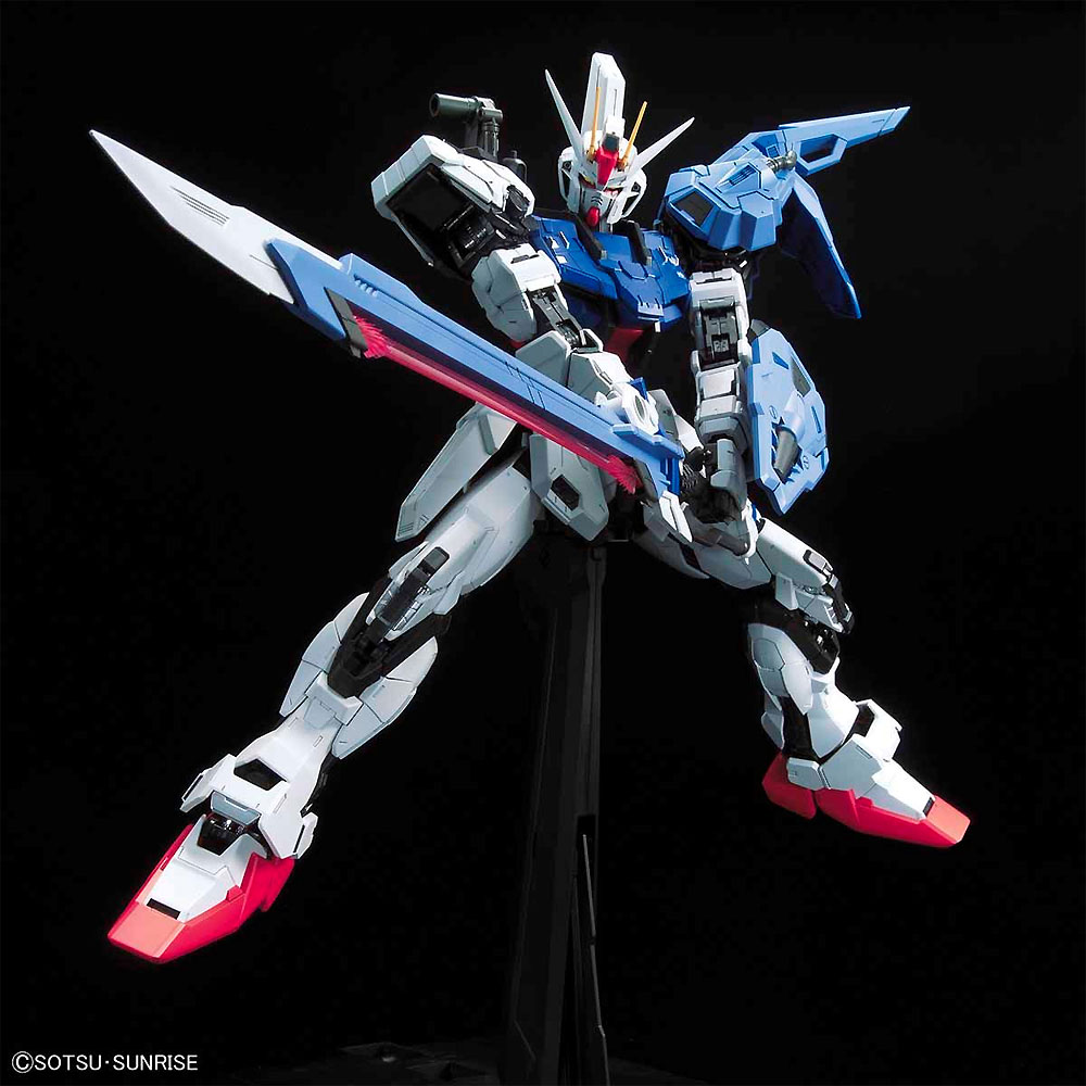 GAT-X105+AQM/E-YM1 パーフェクトストライクガンダム プラモデル (バンダイ PERFECT GRADE　(パーフェクトグレード） No.5059011) 商品画像_3