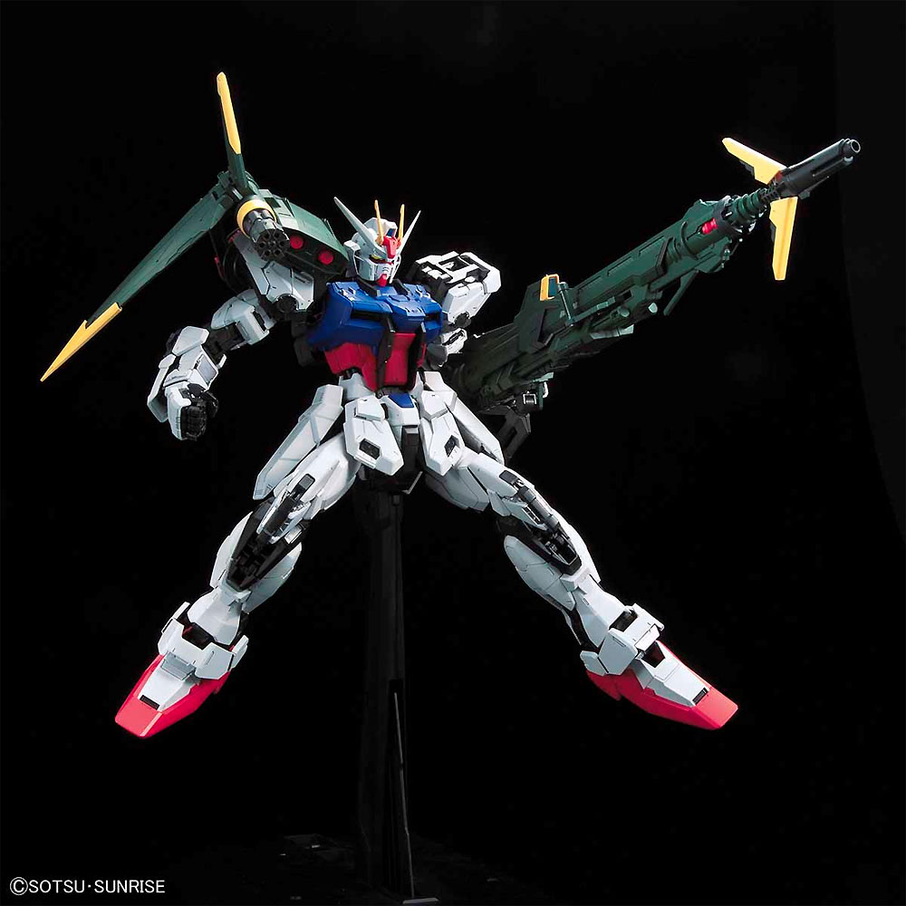 GAT-X105+AQM/E-YM1 パーフェクトストライクガンダム プラモデル (バンダイ PERFECT GRADE　(パーフェクトグレード） No.5059011) 商品画像_4