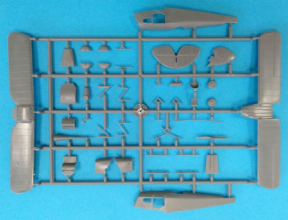デ・ハビランド D.H.83 フォックス・モス フロート & スキー プラモデル (AVIモデル 1/72 エアクラフト プラモデル No.AVI72012) 商品画像_1