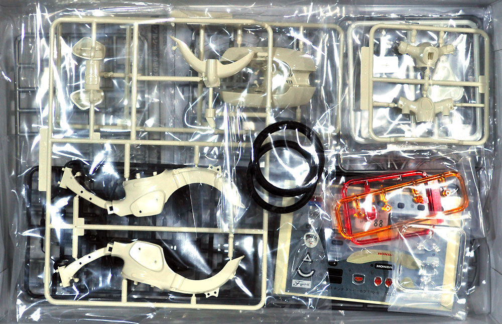 ホンダ スーパーカブ 110 クラシカルホワイト プラモデル (フジミ 1/12 NEXTシリーズ No.001EX-002) 商品画像_1