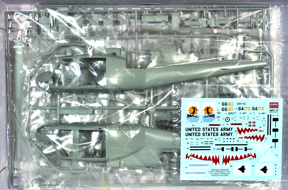 アメリカ陸軍 UH-1C フロッグ プラモデル (アカデミー 1/35 Aircraft No.12112) 商品画像_1