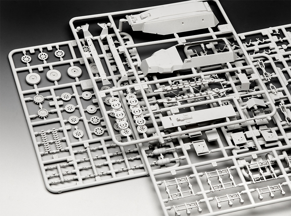 Sd.Kfz.251/1 Ausf.C ヴルフラーメン 40装備型 プラモデル (レベル 1/72 ミリタリー No.03324) 商品画像_1