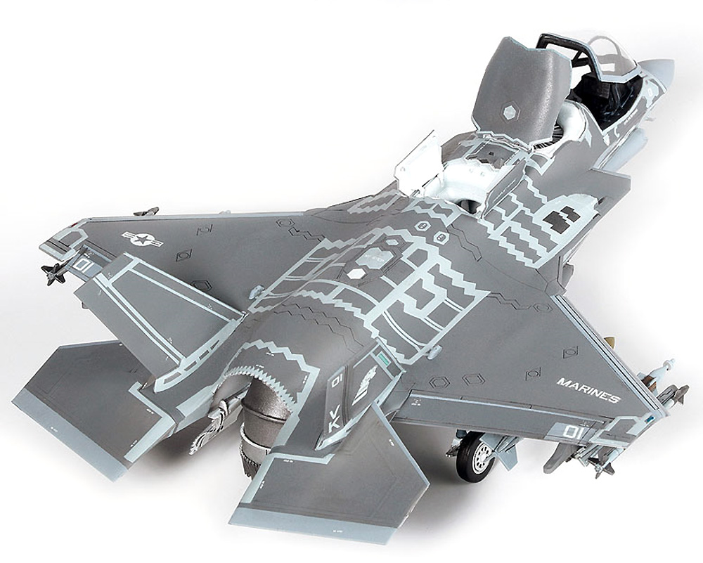 アメリカ海兵隊 F-35B ライトニング 2 VMFA-121 グリーンナイツ プラモデル (アカデミー 1/72 Aircrafts No.12569) 商品画像_4