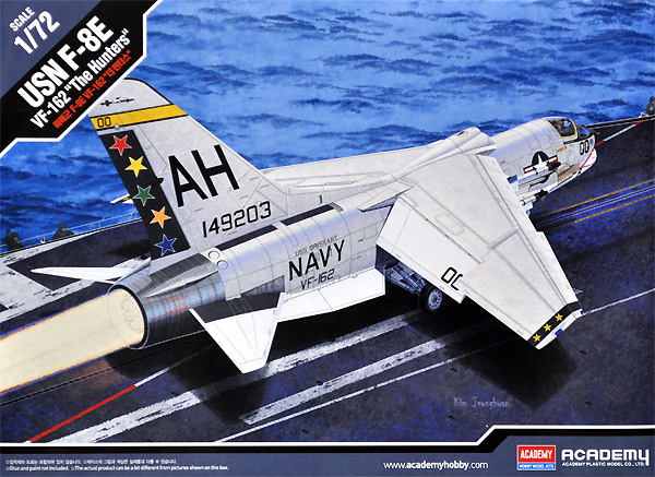 アメリカ海軍 F-8E クルセイダー VF-162 ザ・ハンターズ プラモデル (アカデミー 1/72 Scale Aircrafts No.12521) 商品画像