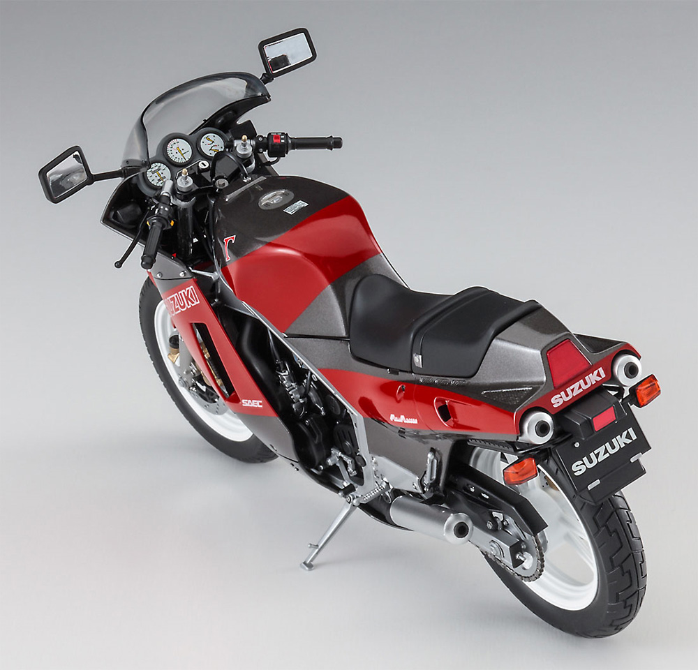 スズキ RG400Γ 後期型 プラモデル (ハセガワ 1/12 バイク 限定生産 No.21728) 商品画像_4