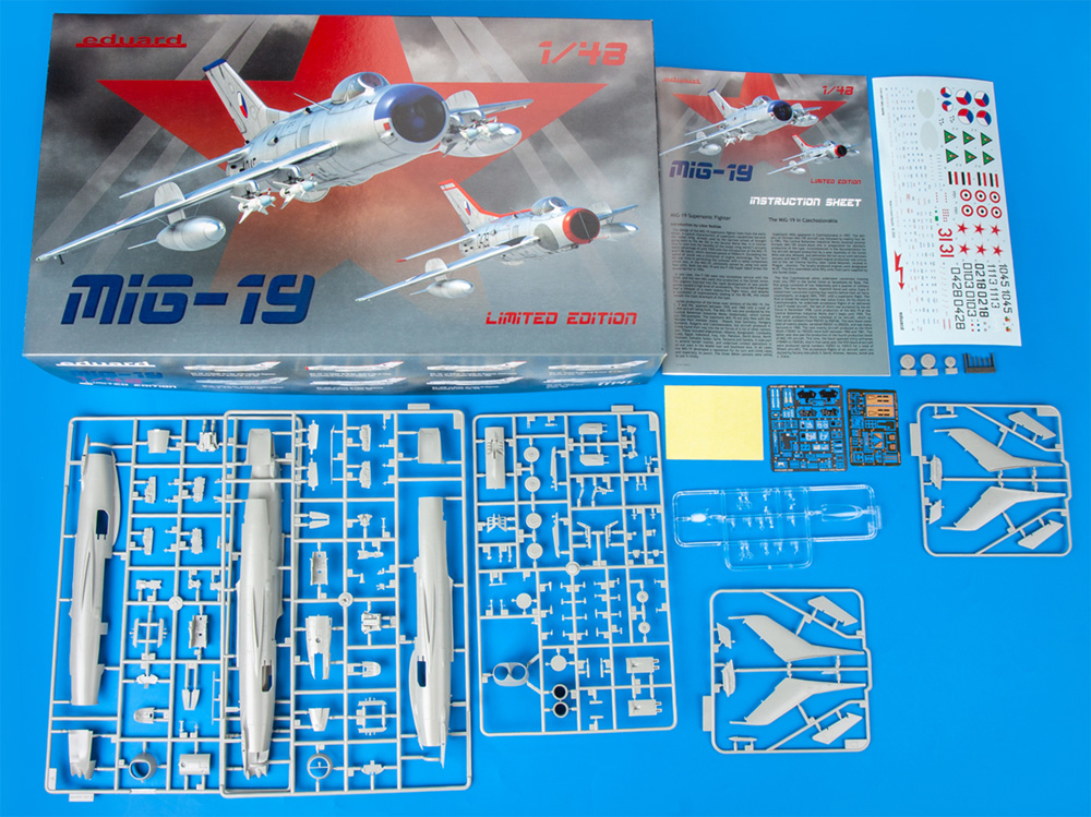 MiG-19 プラモデル (エデュアルド 1/48 リミテッドエディション No.11141) 商品画像_1