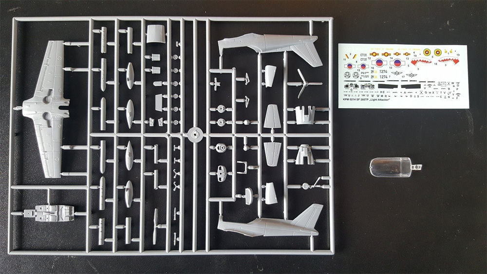 SIAI SF-260TP 軽攻撃機型 プラモデル (KPモデル 1/72 エアクラフト プラモデル No.KPM0214) 商品画像_1