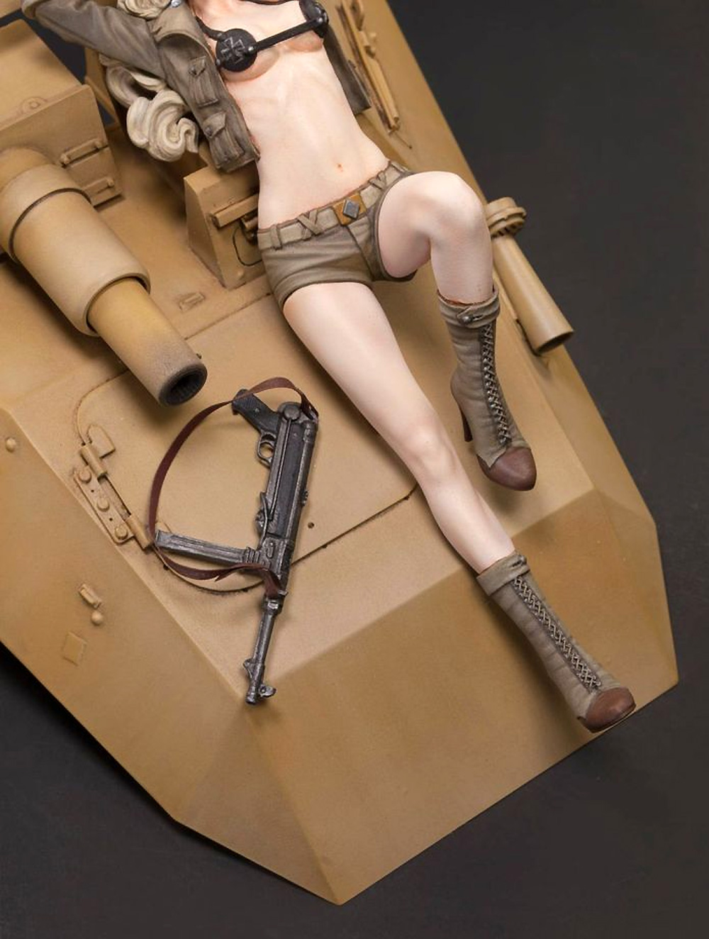 Sd.Kfz.233 バルキリー ヘレン・ロンメル レジン (ホビーファン VALKYRIE SERIES No.HF1205) 商品画像_4