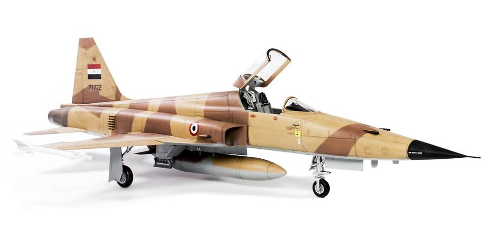 F-5E 北イエメン空軍 ピースベル プログラム プラモデル (AFV CLUB 1/48 エアクラフト プラモデル No.AR48S10) 商品画像_1
