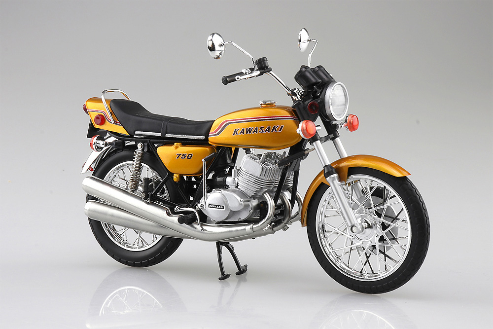 カワサキ 750SS マッハ IV (ヨーロッパ仕様) キャンディーゴールド 完成品 (アオシマ 1/12 完成品バイクシリーズ No.108192) 商品画像_1