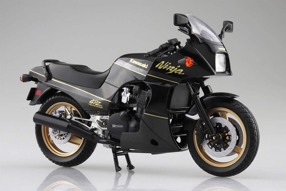 カワサキ GPz900R 黒/金 完成品 (アオシマ 1/12 完成品バイクシリーズ No.110799) 商品画像_1