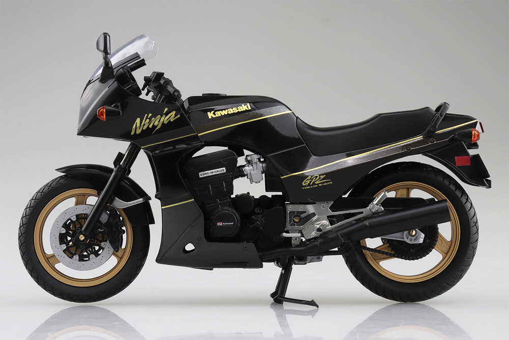 カワサキ GPz900R 黒/金 完成品 (アオシマ 1/12 完成品バイクシリーズ No.110799) 商品画像_3