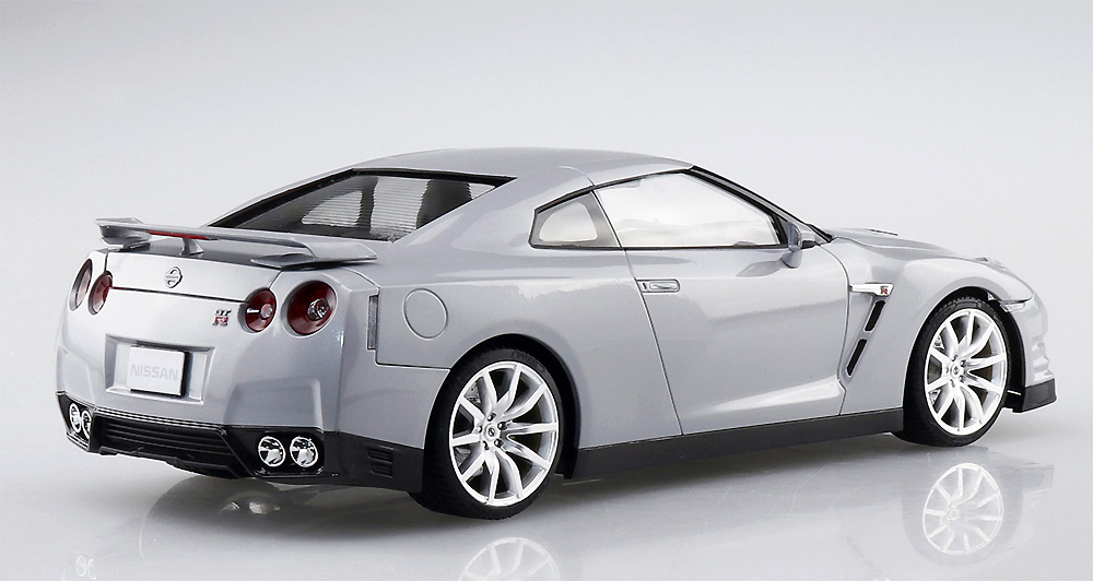 ニッサン R35 GT-R '14 アルティメイトメタルシルバー プラモデル (アオシマ 1/24 プリペイントモデル シリーズ No.002-A) 商品画像_3