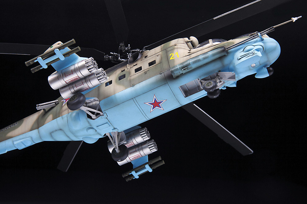 MIL Mi-24P ハインド ソビエト 攻撃ヘリコプター プラモデル (ズベズダ 1/48 ミリタリーエアクラフト プラモデル No.4812) 商品画像_3