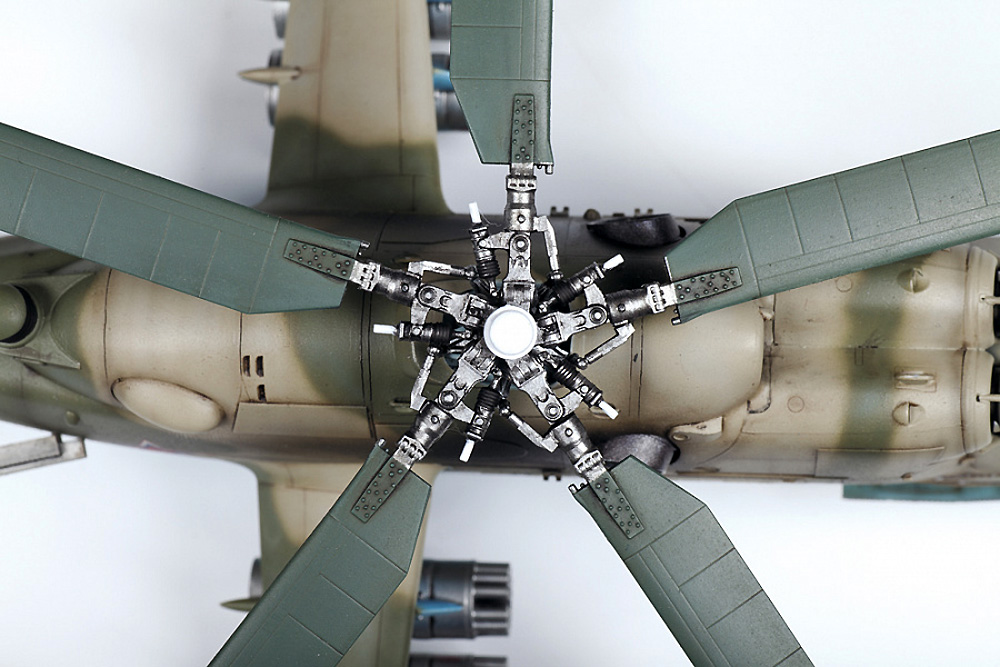 MIL Mi-24P ハインド ソビエト 攻撃ヘリコプター プラモデル (ズベズダ 1/48 ミリタリーエアクラフト プラモデル No.4812) 商品画像_4