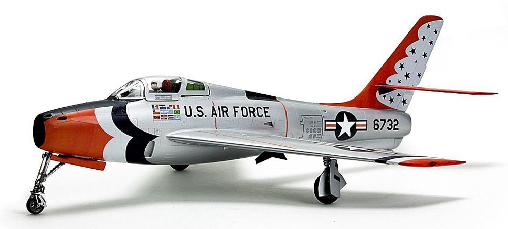 リパブリック F-84F サンダーストリーク サンダーバーズ プラモデル (レベル 1/48 飛行機モデル No.85-5996) 商品画像_1